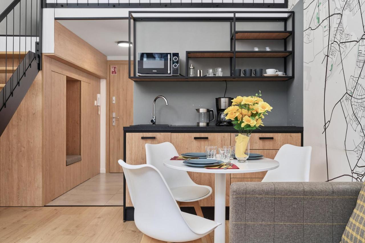 Mezzanine Studio Apartments Zarembowicza Wroclaw Airport By Renters Exteriör bild