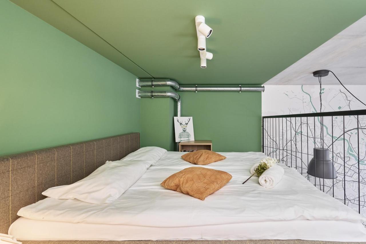 Mezzanine Studio Apartments Zarembowicza Wroclaw Airport By Renters Exteriör bild