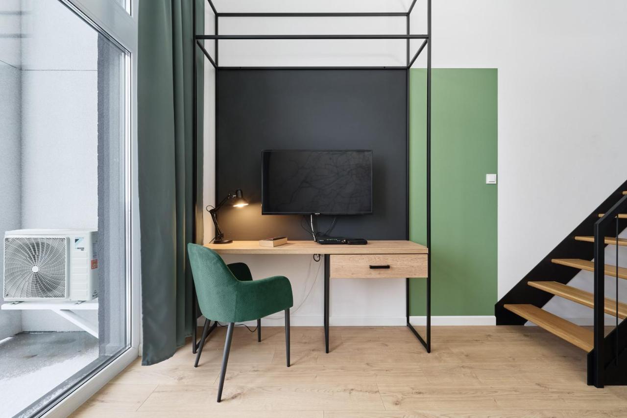 Mezzanine Studio Apartments Zarembowicza Wroclaw Airport By Renters Exteriör bild