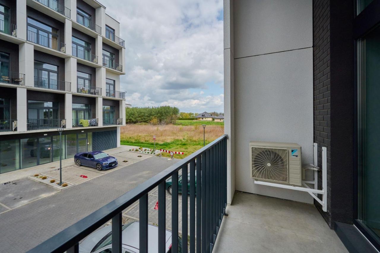 Mezzanine Studio Apartments Zarembowicza Wroclaw Airport By Renters Exteriör bild