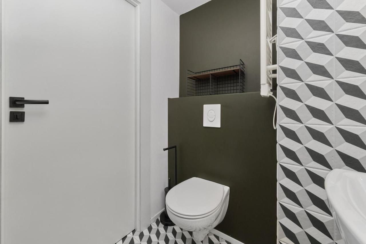Mezzanine Studio Apartments Zarembowicza Wroclaw Airport By Renters Exteriör bild