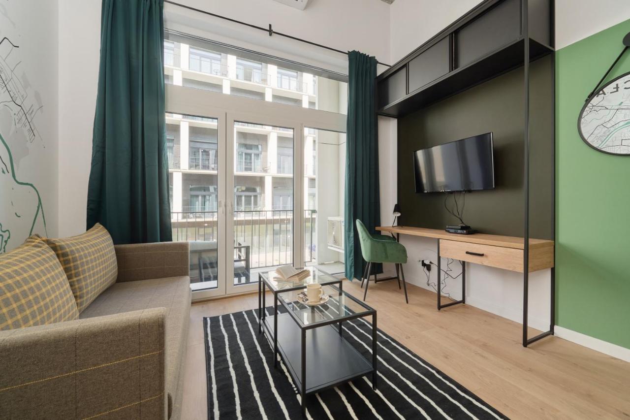 Mezzanine Studio Apartments Zarembowicza Wroclaw Airport By Renters Exteriör bild